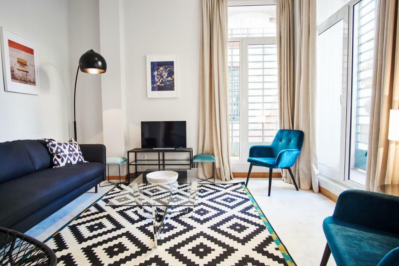Arenal Carreteria Deluxe Suites By Valcambre Sevilla Bagian luar foto